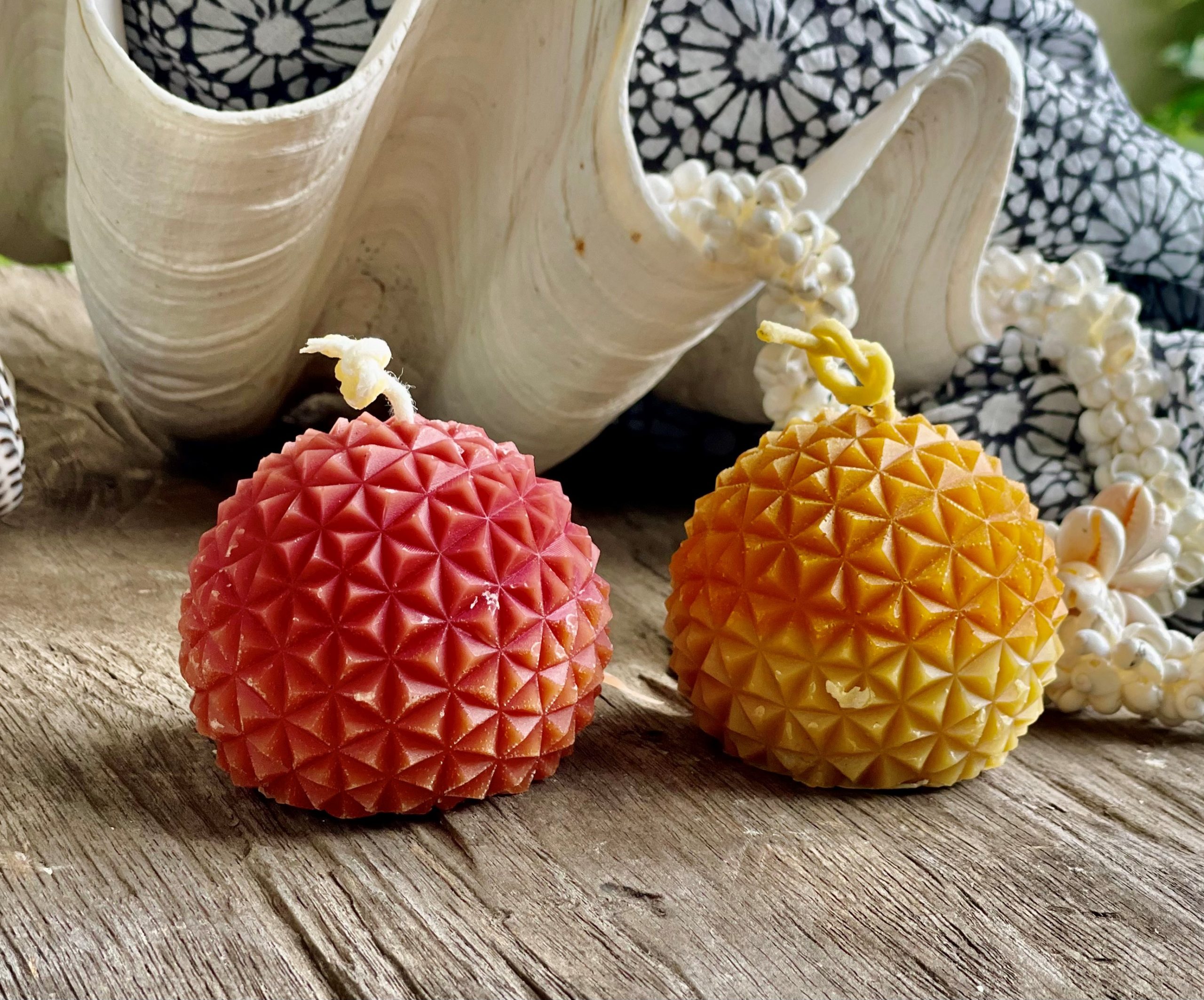 Little Bubbles Round Beeswax Candle (Asst. Colors)
